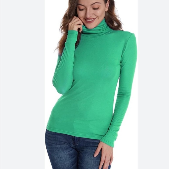 Aritzia⭐️Freshman turtleneck♥️EUC - Picture 2 of 8